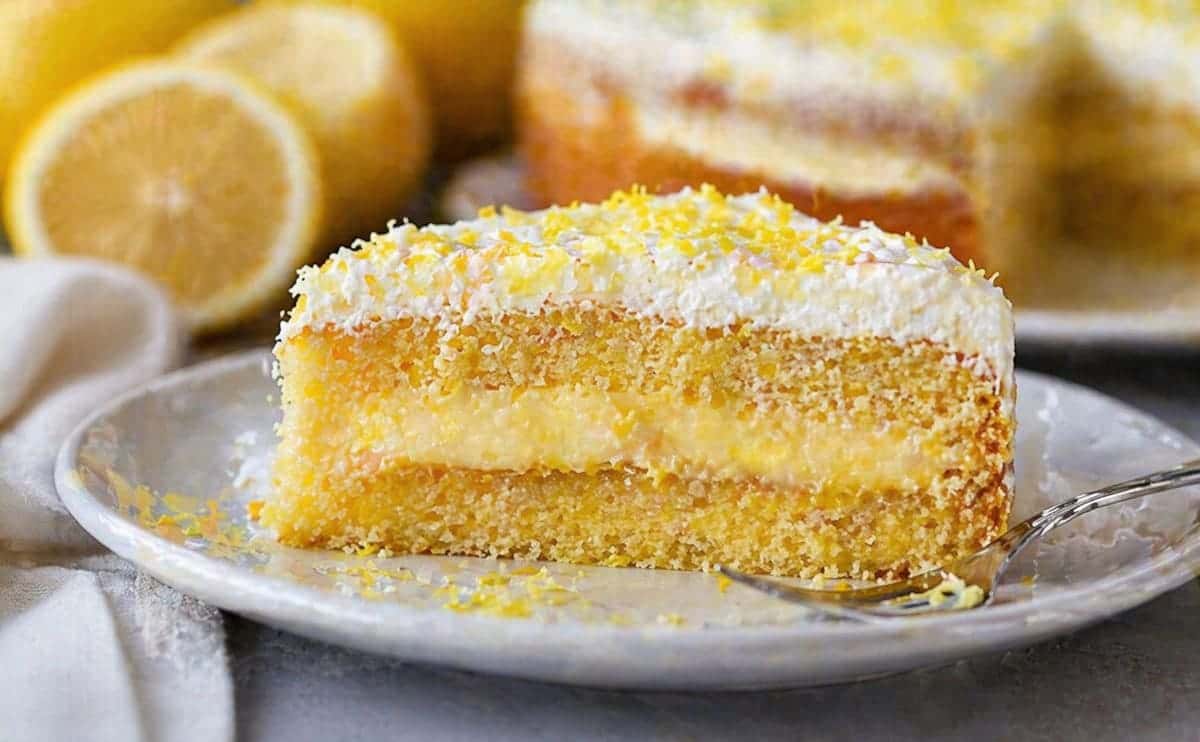 Цитрусовое счастье за 40 минут: берите рецепт на заметку — лимонный торт «Лимончелло»
