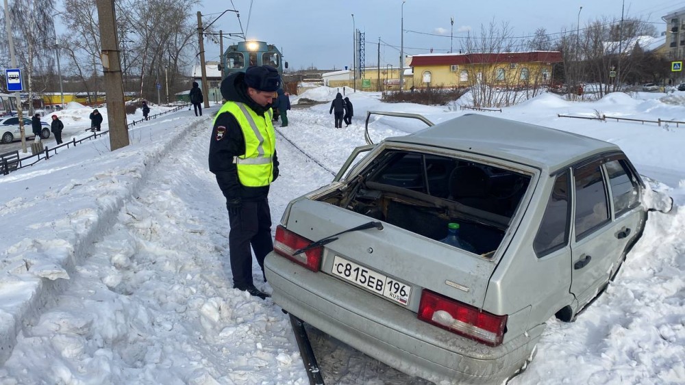 Шлагбаум был поднят. Очевидцы ДТП с тепловозом рассказали подробности аварии Шлагбаум был поднят. Очевидцы ДТП с тепловозом рассказали подробности аварии