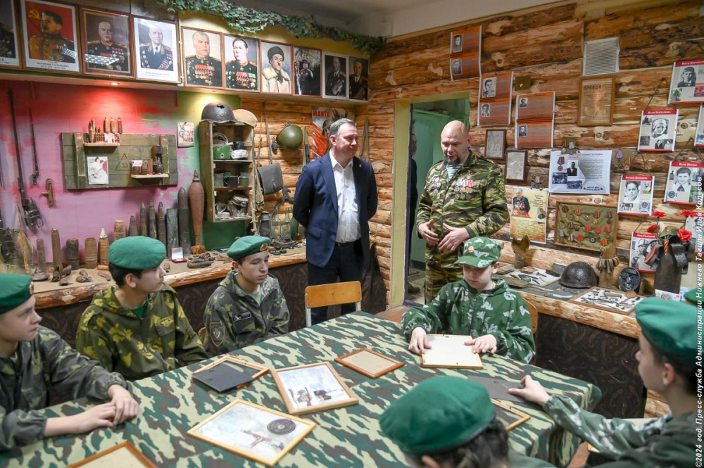 Ученики военно-патриотического клуба в Нижнем Тагиле продемонстрировали свои навыки | На Урале рассказали, чем занимаются воспитанники военно-патриотического клуба 