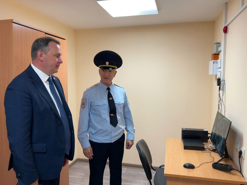 В Нижнем Тагиле состоялось открытие обновленных опорных пунктов участковых уполномоченных | В Нижнем Тагиле обновили три участковых пункта полиции к Дню города