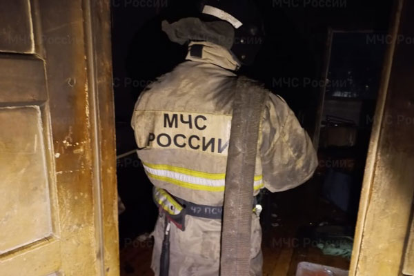 Накануне в Нижнем Тагиле в девятиэтажке загорелась квартира. Помощь спасателей не понадобилась Накануне в Нижнем Тагиле в девятиэтажке загорелась квартира. Помощь спасателей не понадобилась