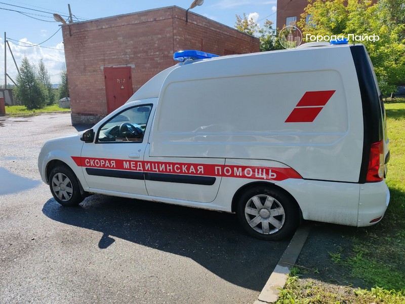 В Нижнем Тагиле прохожие нашли мертвого мужчину с опущенными штанами | Трагедия в Нижнем Тагиле: мужчина обнаружен мертвым на улице Дружинина