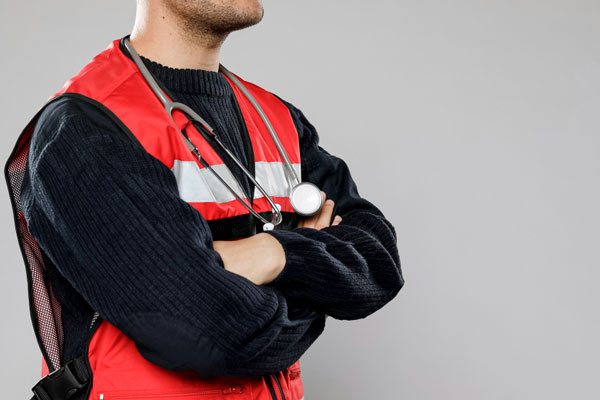 Правило «УДАР»: Невролог Филатова назвала симптомы, при которых нужно срочно вызывать скорую | Невролог Филатова объяснила правило «УДАР» при инсульте