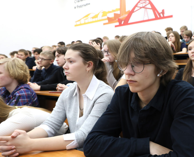 Паспорта и карьера: в Нижнем Тагиле стартовала «Неделя ЕВРАЗа» для школьников с лекциями от инженеров и медиапроектом | В Нижнем Тагиле стартовала «Неделя ЕВРАЗа» для школьников и студентов