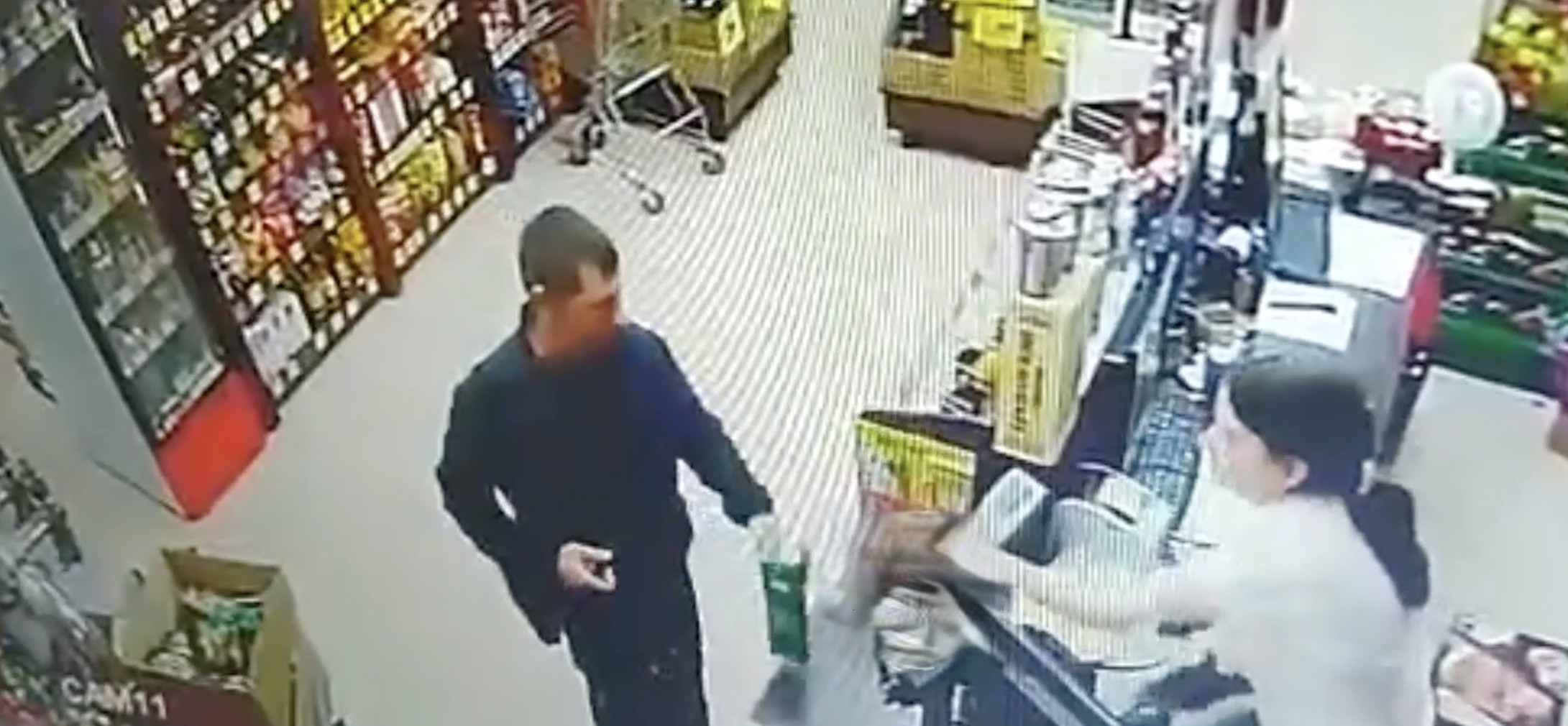 В Нижнем Тагиле разыскивается мужчина, подозреваемый в хищении денежных средств с чужой банковской карты В Нижнем Тагиле разыскивается мужчина, подозреваемый в хищении денежных средств с чужой банковской карты