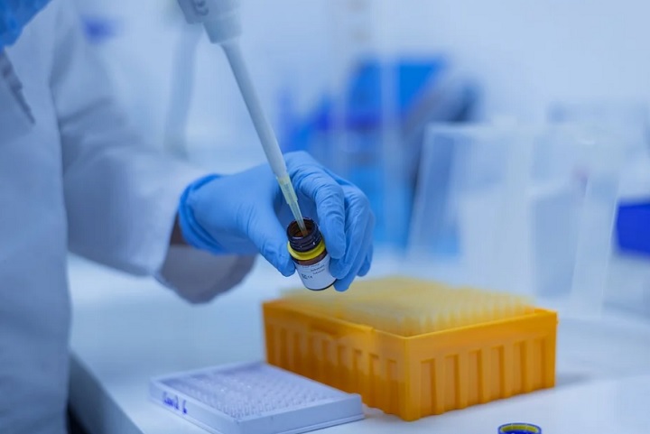 Суд отправил двух уральцев, вернувшихся из ЮАР, на принудительную самоизоляцию