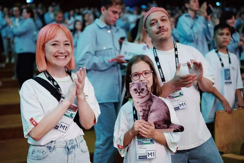 Семья Ханжиных из Нижнего Тагила победила в номинации „МедиаСемья“ на конкурсе „МедиаПритяжение“ в Москве | Семья из Нижнего Тагила с проектом „Трое с кошкой“ завоевала победу на конкурсе „МедиаПритяжение“ Семья Ханжиных из Нижнего Тагила победила в номинации „МедиаСемья“ на конкурсе „МедиаПритяжение“ в Москве | Семья из Нижнего Тагила с проектом „Трое с кошкой“ завоевала победу на конкурсе „МедиаПритяжение“