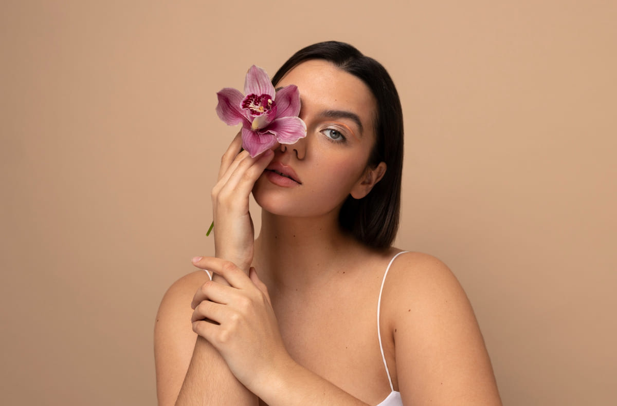 Календарь ухода за кожей и волосами на март 2026: когда лучше записаться к мастеру — советы астролога