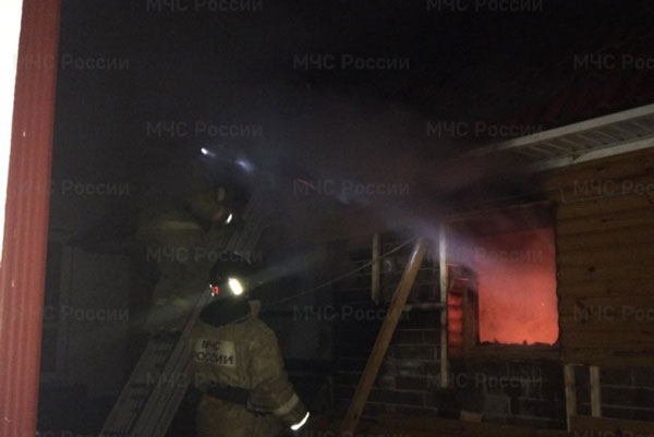 Накануне вечером в Нижнем Тагиле сгорела частная баня Накануне вечером в Нижнем Тагиле сгорела частная баня