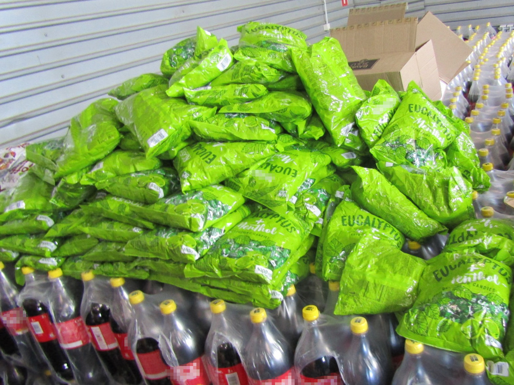 Уральские таможенники не пропустили в Россию партию украинских конфет | Уральские таможенники не пропустили в Россию партию украинских конфет