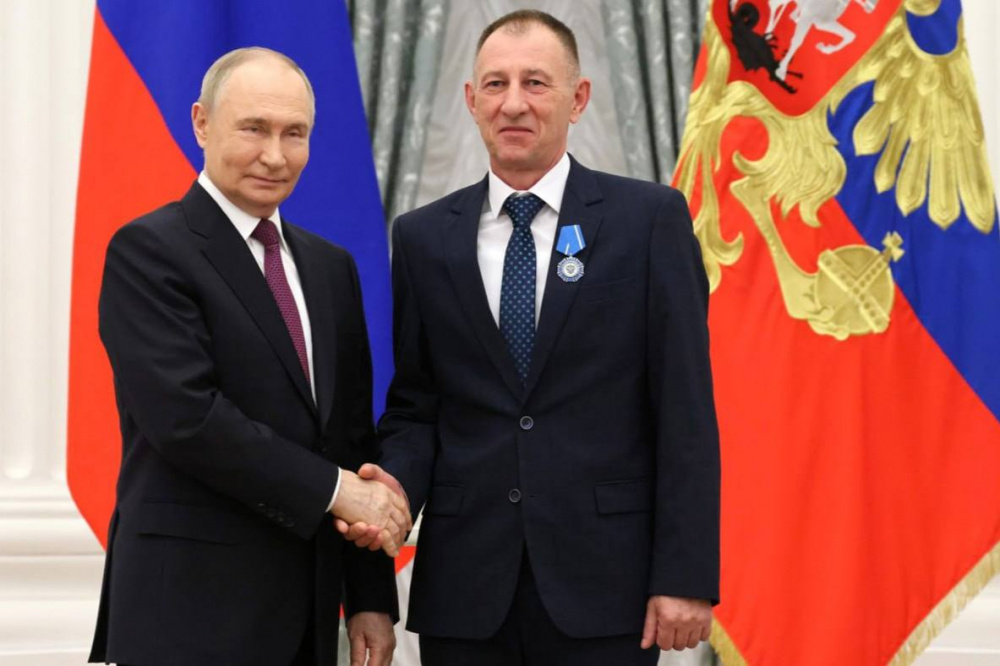 Президент России Путин наградил заводчанина из Нижнего Тагила Орденом Почета | Владимир Путин наградил Орденом Почета жителя Урала – водителя-испытателя танков