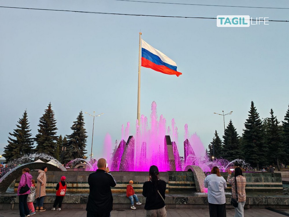 Суд рассмотрит жалобу администрации Нижнего Тагила по делу о флагштоке | Суд в феврале рассмотрит иск по антимонопольному делу с флагштоком Суд рассмотрит жалобу администрации Нижнего Тагила по делу о флагштоке | Суд в феврале рассмотрит иск по антимонопольному делу с флагштоком