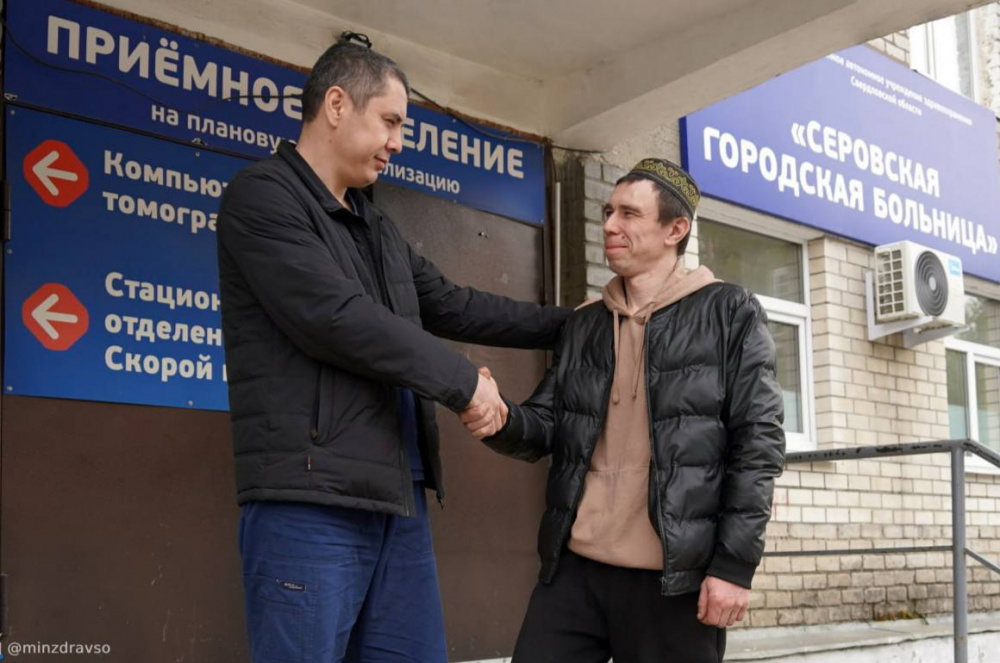 «В 99% таких случаев умирают»: тагильские медики провели операцию пострадавшему в ДТП мужчине | Уральские врачи спасли молодого мужчину, чей череп в результате ДТП раскололся на две части