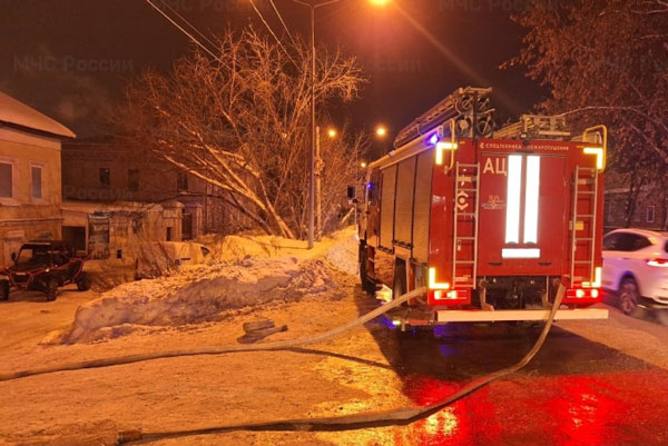 Накануне в Нижнем Тагиле горели гаражный бокс и подсобка в девятиэтажке Накануне в Нижнем Тагиле горели гаражный бокс и подсобка в девятиэтажке