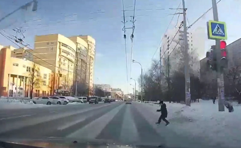 Два ДТП с детьми за сутки: тревожная статистика на дорогах Екатеринбурга | В Екатеринбурге за сутки произошло два ДТП с детьми