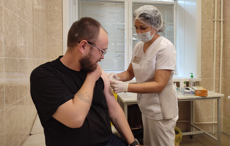 Свердловская область получила 685 тысяч доз вакцины от гриппа: кто может привиться бесплатно | В Свердловской области началась массовая вакцинация от гриппа — кому прививки ставят бесплатно Свердловская область получила 685 тысяч доз вакцины от гриппа: кто может привиться бесплатно | В Свердловской области началась массовая вакцинация от гриппа — кому прививки ставят бесплатно