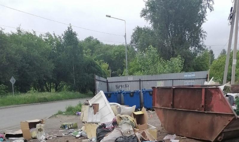 В Нижнем Тагиле местные жители пожаловались на огромную свалку возле домов | Жители Тагилстроя пожаловались на гору мусора В Нижнем Тагиле местные жители пожаловались на огромную свалку возле домов | Жители Тагилстроя пожаловались на гору мусора