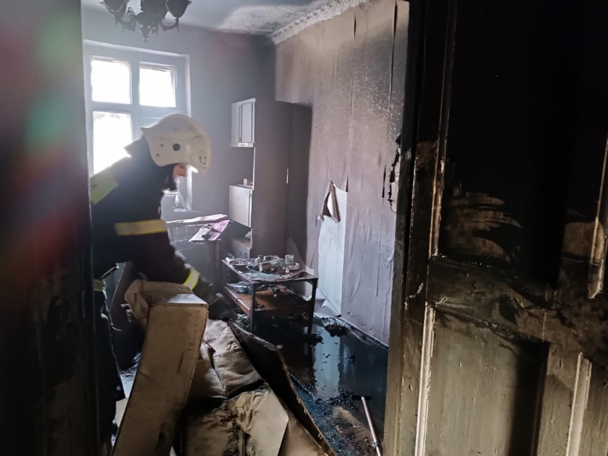 В многоэтажке Тагила сгорел диван