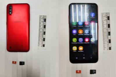 Транспортные полицейские Нижнего Тагила задержали предполагаемого вора телефона, который хотел подарить его дочери | На Урале по горячим следам задержали подозреваемого в хищении телефона