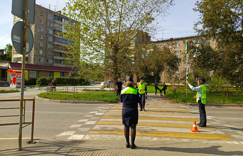 В Нижнем Тагиле подросток на питбайке сбил ребёнка на пешеходном переходе | В Нижнем Тагиле 15-летний подросток на питбайке сбил девочку на «зебре» В Нижнем Тагиле подросток на питбайке сбил ребёнка на пешеходном переходе | В Нижнем Тагиле 15-летний подросток на питбайке сбил девочку на «зебре»