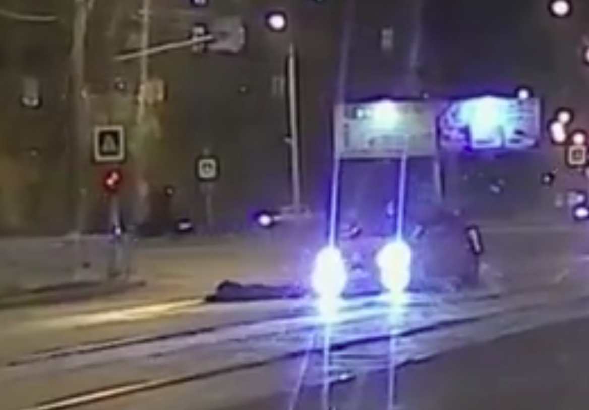 В Нижнем Тагиле водитель на иномарке сбил пешехода на пешеходном переходе В Нижнем Тагиле водитель на иномарке сбил пешехода на пешеходном переходе