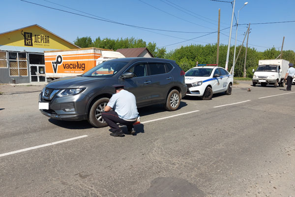 Сотрудники ГИБДД устанавливают обстоятельства ДТП, в результате которого пострадал несовершеннолетний пешеход Сотрудники ГИБДД устанавливают обстоятельства ДТП, в результате которого пострадал несовершеннолетний пешеход