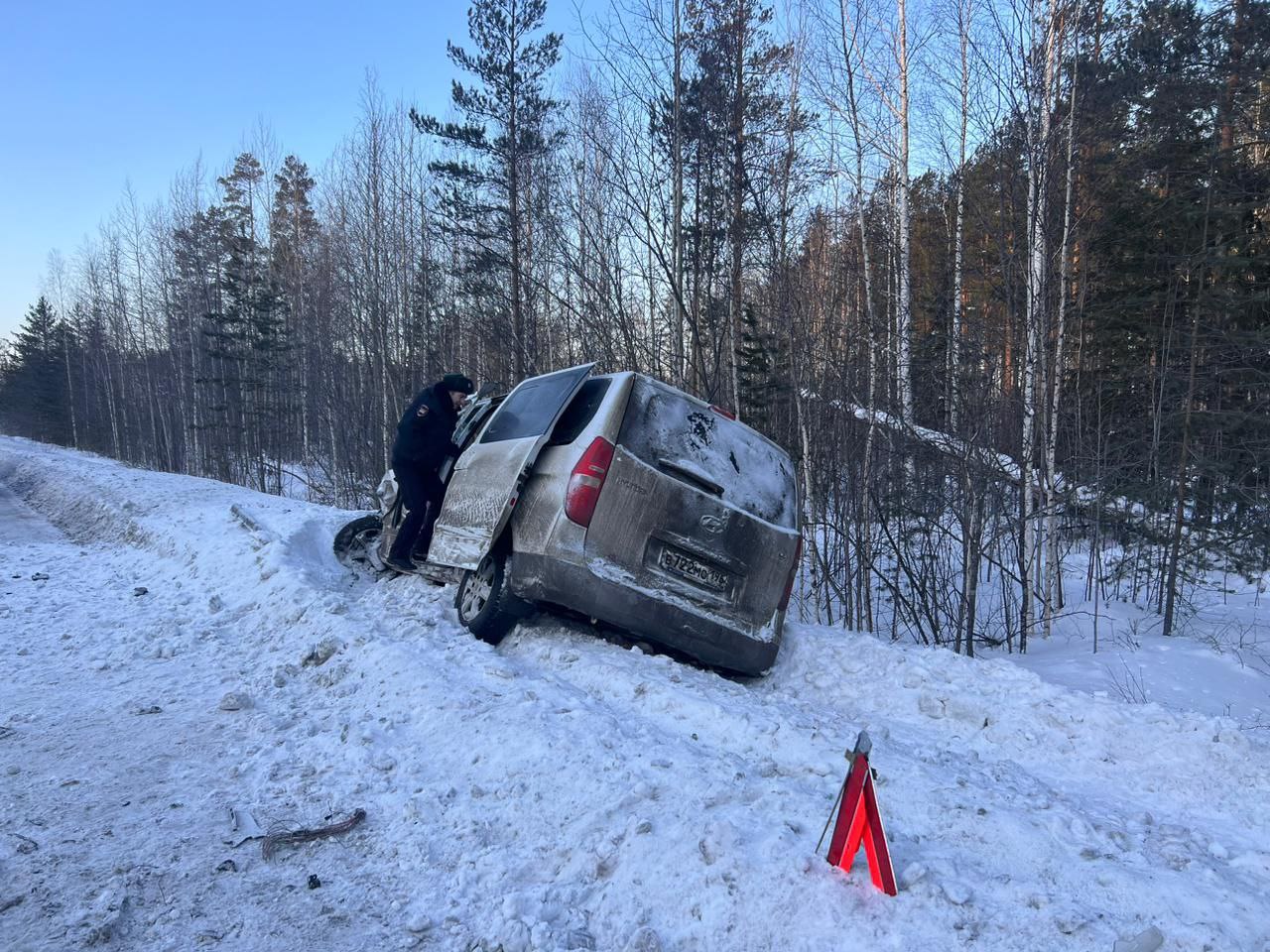 Водитель ВАЗ скончался в больнице после аварии на Серовском тракте