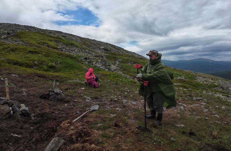 На перевале Дятлова нашли гильзы от винтовки: что это значит для разгадки трагедии | Экспедиция на перевале Дятлова обнаружила старые гильзы, монеты и веревку