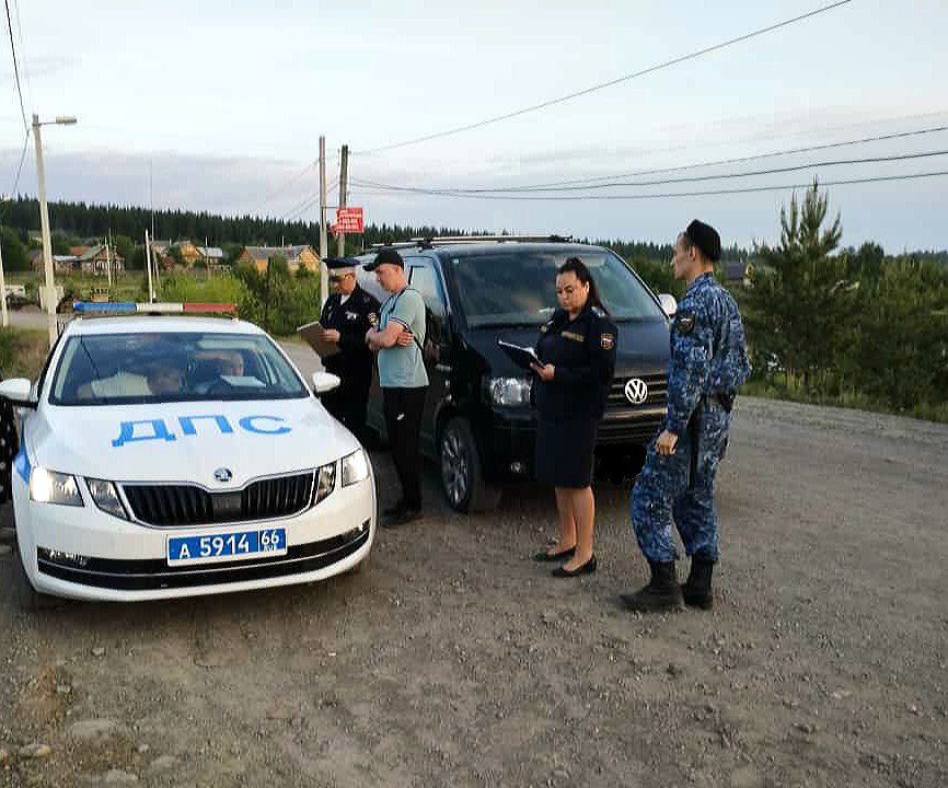 В Свердловской области судебные приставы в ходе рейда задержали нетрезвого водителя и взыскали более 250 тысяч задолженности