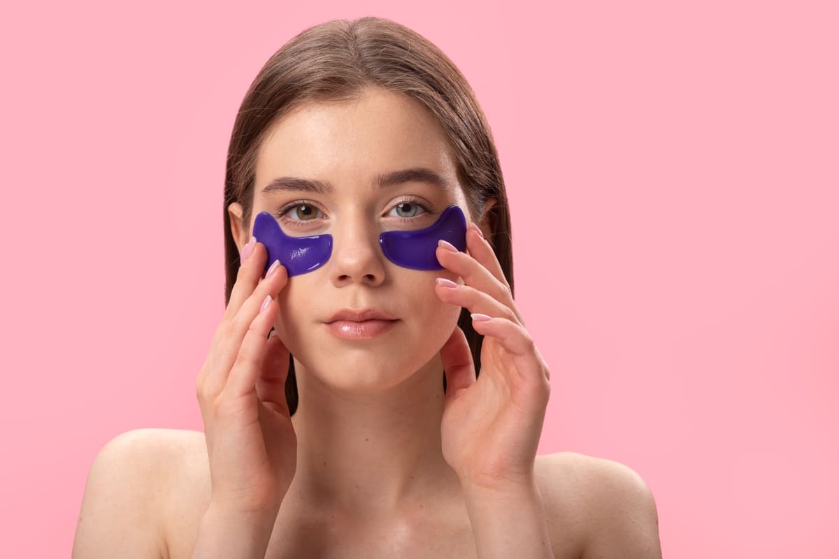 Лицо постарело за считанные дни: 4 неочевидные причины малярных мешков — как от них избавиться