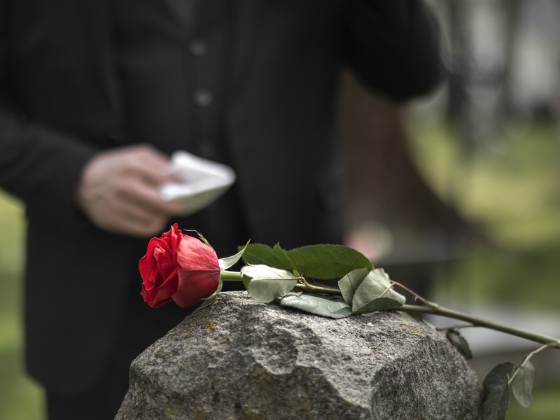 «Всегда был готов прийти на помощь»: в Нижнем Тагиле простились с Сергеем Пильником, погибшим на СВО  | На СВО погиб 42-летний отец двоих детей из Свердловской области