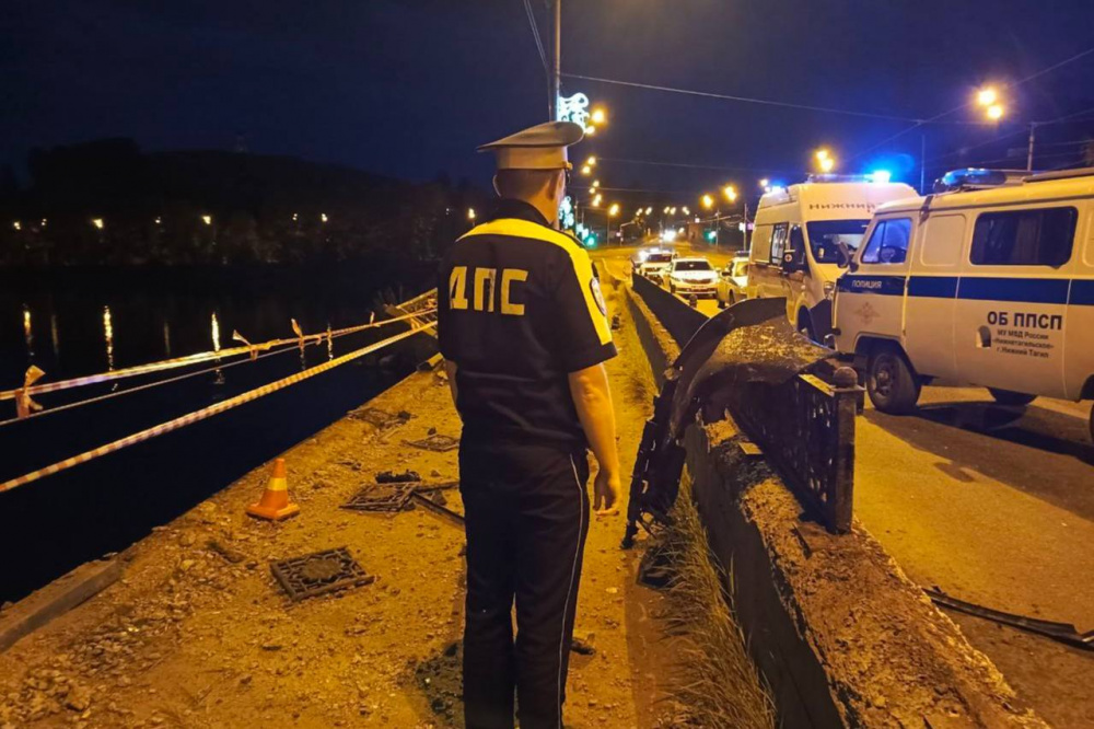 Погибли водитель и две пассажирки: в Нижнем Тагиле произошло смертельное ДТП с автомобилем Lexus | На Урале в смертельном ДТП погибли водитель и пассажиры автомобиля Lexus