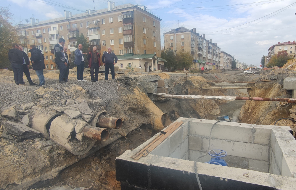 В Нижнем Тагиле на улице Октябрьской революции упор сделан на замену сетей теплоснабжения | На Урале продолжается подготовка к отопительному сезону В Нижнем Тагиле на улице Октябрьской революции упор сделан на замену сетей теплоснабжения | На Урале продолжается подготовка к отопительному сезону