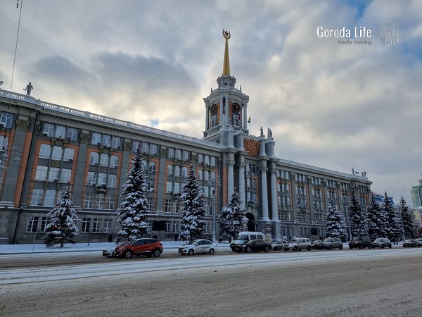 Прокурор и ОГИБДД выявили нарушения в уборке улиц от снега в Екатеринбурге Прокурор и ОГИБДД выявили нарушения в уборке улиц от снега в Екатеринбурге