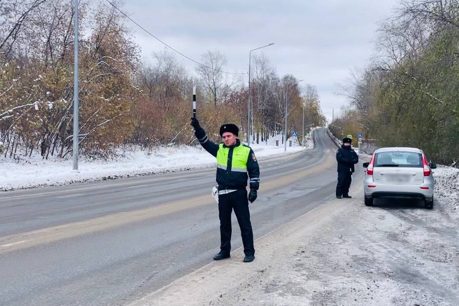 В Нижнем Тагиле сотрудники Госавтоинспекции проводят рейдовые мероприятия | На Урале увеличится количество автопатрулей на дорогах