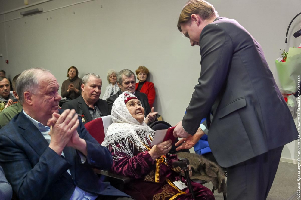 В Нижнем Тагиле труженице тыла вручили медаль ко Дню Победы в Великой Отечественной войне | На Урале труженицу тыла наградили медалью к 80-летию Победы В Нижнем Тагиле труженице тыла вручили медаль ко Дню Победы в Великой Отечественной войне | На Урале труженицу тыла наградили медалью к 80-летию Победы