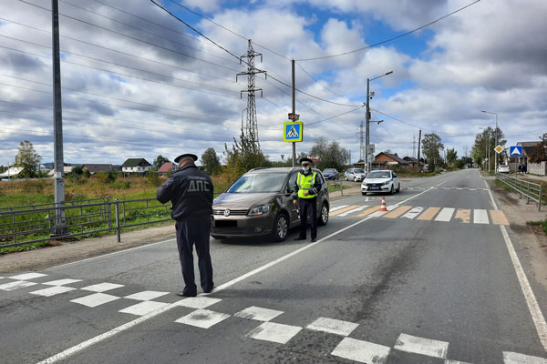 В Свердловской области сотрудники ГИБДД выясняют обстоятельства ДТП, в результате которого пострадал несовершеннолетний пешеход В Свердловской области сотрудники ГИБДД выясняют обстоятельства ДТП, в результате которого пострадал несовершеннолетний пешеход