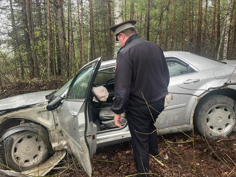 15-летняя девочка спровоцировала аварию под Нижним Тагилом: водить машину ей разрешила мать | Подросток за рулем спровоцировала серьезное ДТП под Нижним Тагилом  
