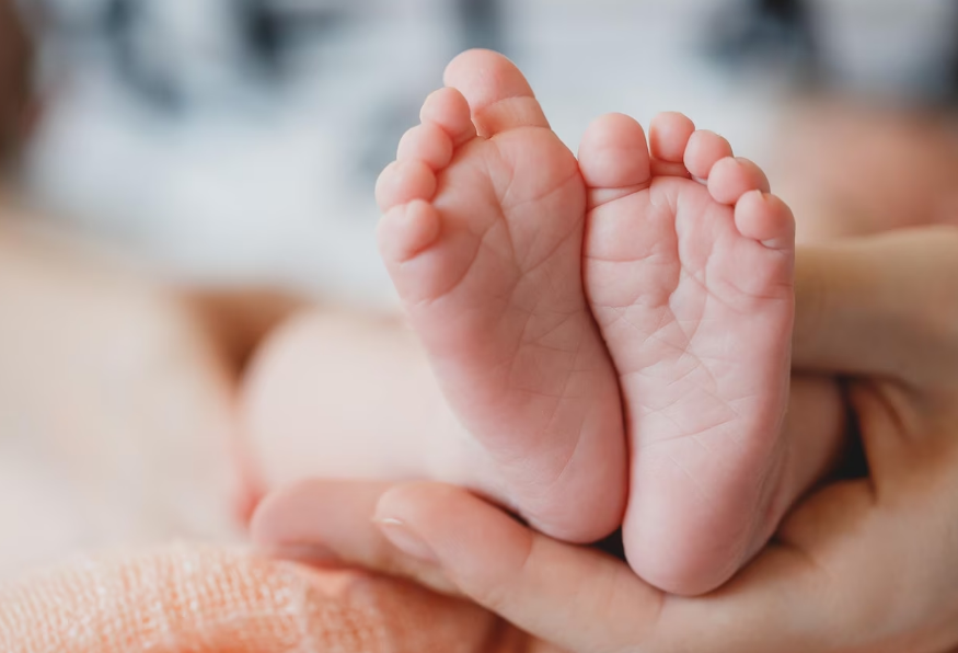 Тело младенца хранили в холодильнике: свердловская семья отсудила за смерть ребенка 2,2 млн