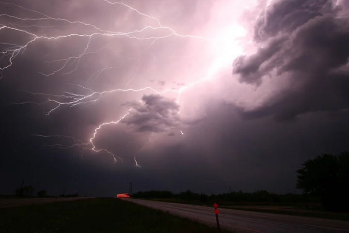 На Урале продлили штормовое предупреждение На Урале продлили штормовое предупреждение