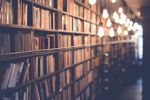 Эксперты рассказали, что почитать этой осенью, — главные книжные новинки года | Эксперты порекомендовали книги для осеннего чтения