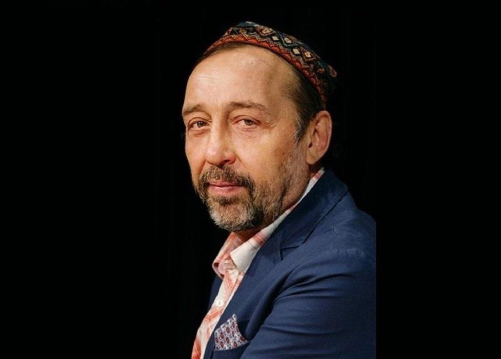 Слезы, цветы и аплодисменты: сотни жителей Екатеринбурга пришли проститься с Николаем Колядой | Сотни жителей Екатеринбурга пришли проститься с Николаем Колядой