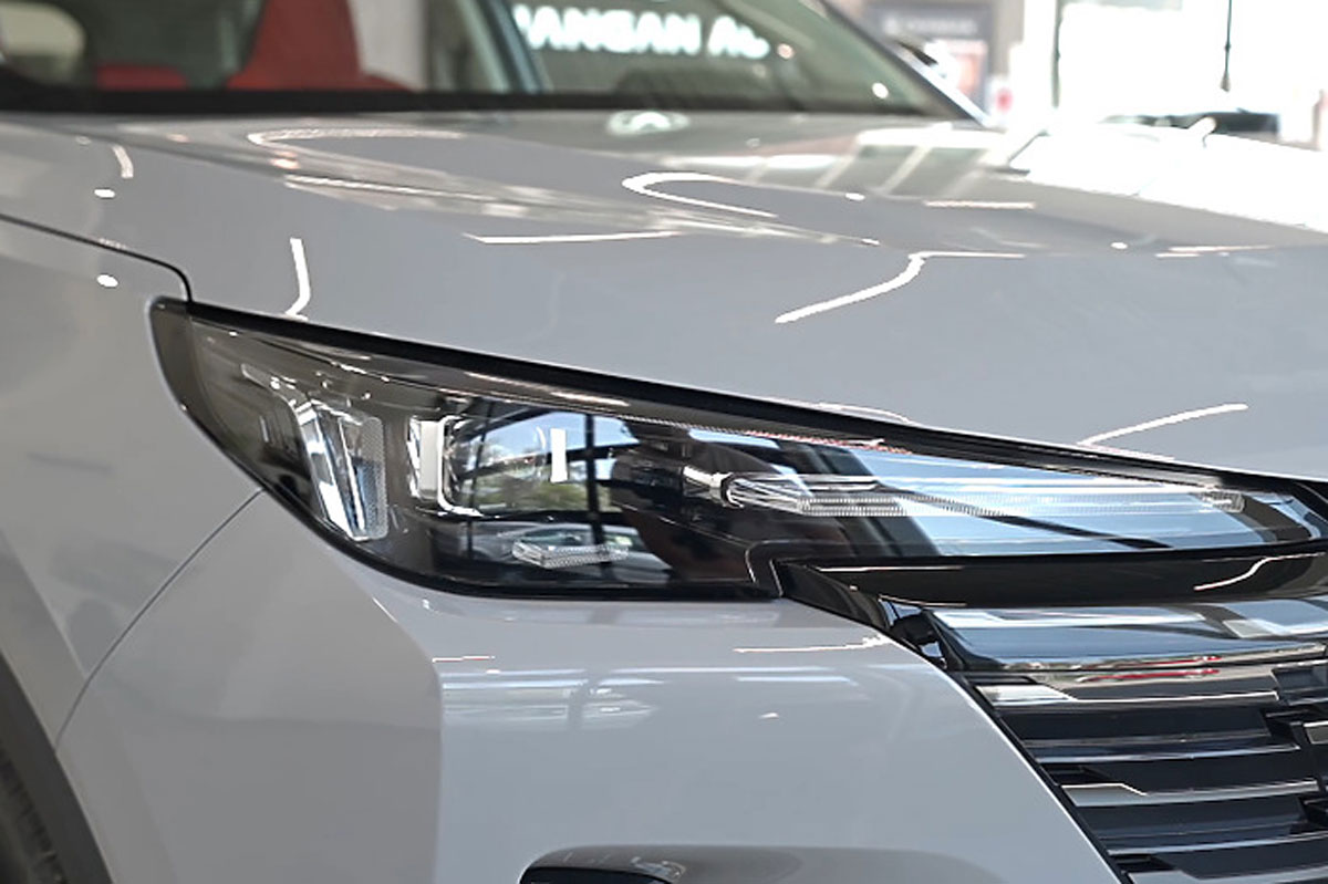 Новая Omoda C5 приехала в Россию: цены, комплектации и что поменялось в китайском кроссовере