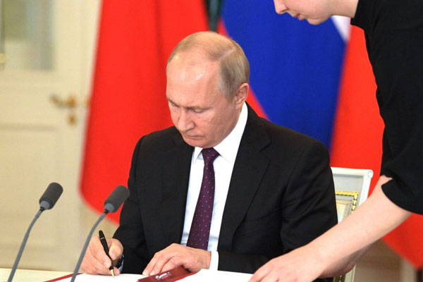 Владимир Путин поручил возродить советский конкурс «А ну-ка, девушки!» | Владимир Путин поручил возродить советский конкурс «А ну-ка, девушки!» Владимир Путин поручил возродить советский конкурс «А ну-ка, девушки!» | Владимир Путин поручил возродить советский конкурс «А ну-ка, девушки!»