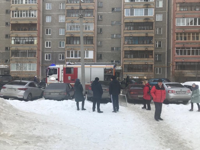 Вечером в Тагиле в девятиэтажке горел мусор