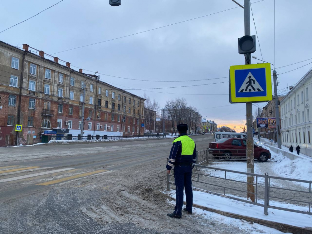В Нижнем Тагиле сотрудники ГИБДД проводят скрытые проверки на дорогах | На Урале сотрудники Госавтоинспекции проводят скрытые патрулирования