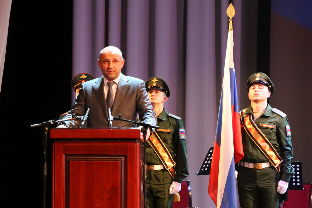 Новый полномочный представитель президента РФ в УрФО Артем Жога посетил «Уралвагонзавод» в Нижнем Тагиле | Новый Уральский полпред поздравил «Уралвагонзавод» с днем рождения