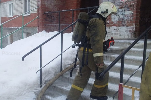 Накануне в Нижнем Тагиле в пятиэтажке горела квартира