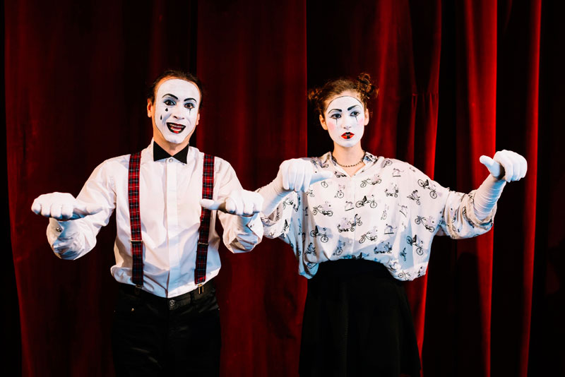 Смех как лекарство: в свердловских больницах для детей с онкологией и болезнями сердца начали работать клоуны | В больницах Екатеринбурга для тяжелобольных детей начали работать клоуны Смех как лекарство: в свердловских больницах для детей с онкологией и болезнями сердца начали работать клоуны | В больницах Екатеринбурга для тяжелобольных детей начали работать клоуны