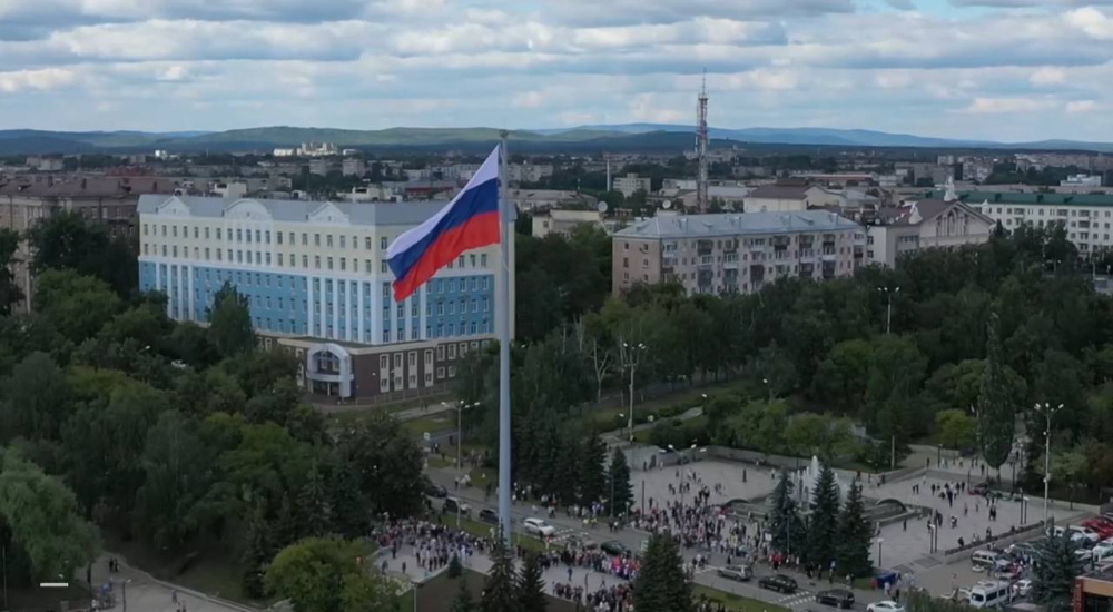 Администрация Нижнего Тагила собирается оспорить решение УФАС по делу о сговоре при установке флагштока | Скандал с флагштоком в Нижнем Тагиле: мэрия заявила, что УФАС ошибается